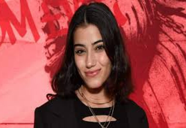 Sara Saffari Age: More Than Just a Number in Fitness Stardom sara saffari age